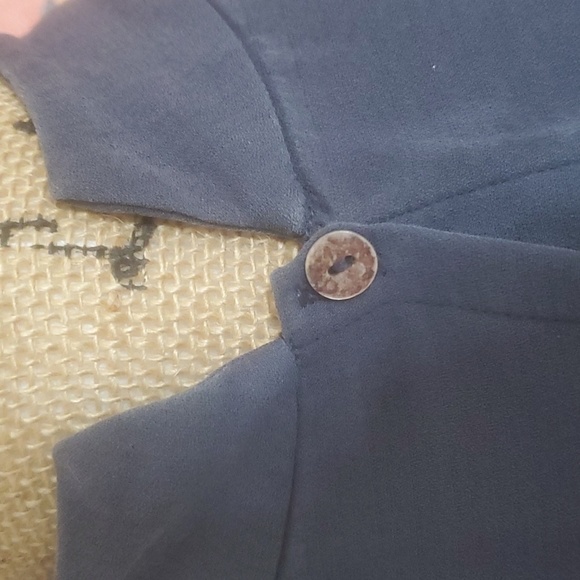 Eileen Fisher 100% Silk Open Front Button Collar Topper Size Medium - Picture 3 of 6